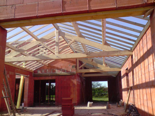Charpente bois en construction par l'entreprise Rondineau en Loire-Atlantique près de Pornic